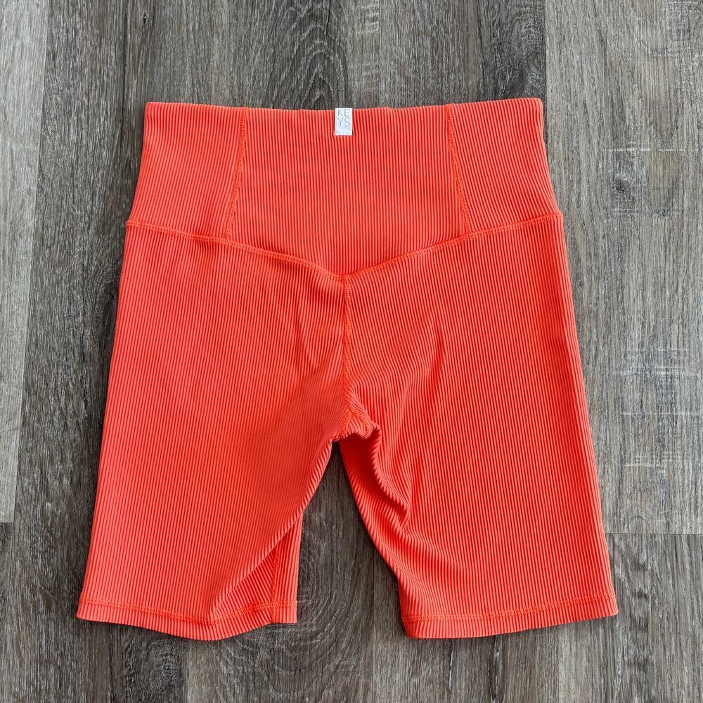 Athleta x Alicia Keys Keys Elation Rib 9” Bike Short Coral - Size: Large - Picture 3 of 7